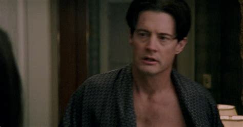 Auscaps Kyle Maclachlan Shirtless In Sex And The City 4 01 The Agony