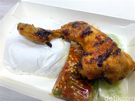 Lalapan yang disajikan akan terasa nikmat jika warung bu kris memiliki beberapa cabang di surabaya. SeeJontor : Huaah! Enaknya Ayam Bakar Sambal Super Pedas ...