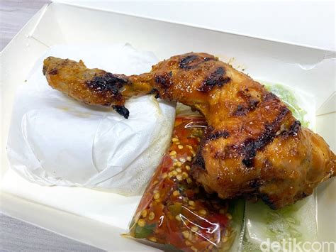 Dari jogja, ayam gepuk pak gembus juga bisa dinikmati di bogor. SeeJontor : Huaah! Enaknya Ayam Bakar Sambal Super Pedas ...