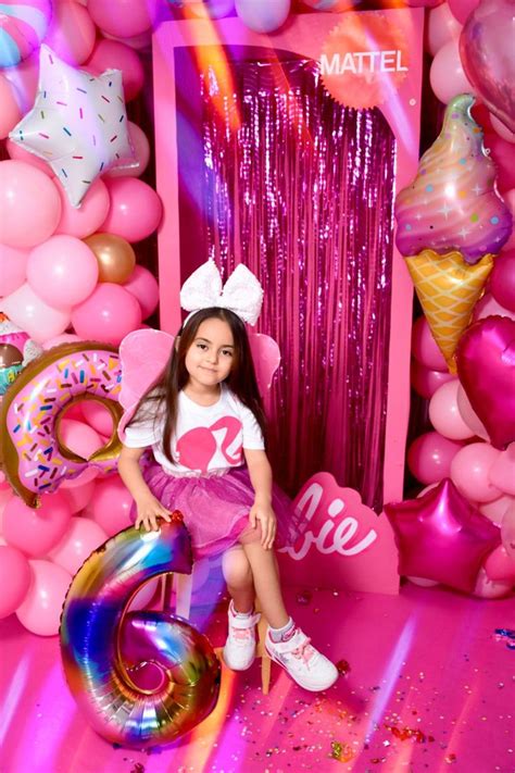 pin de emma ushija en barbie party decorations postres para fiesta de cumpleaños decoraciones