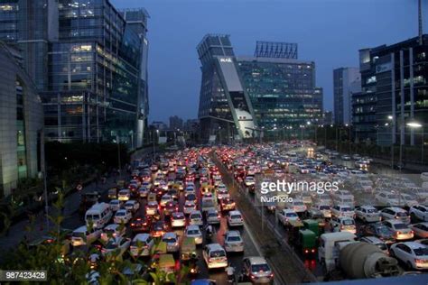 Delhi Traffic Jam Photos And Premium High Res Pictures Getty Images