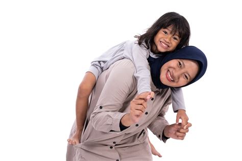 Premium Photo Muslim Mother And Her Daughter Isolated