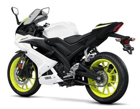 Yamaha yzf r15 v 3.0 v3 february 2021 bs6 gst on road price in india bs6. R15 Bike Price In India 2019 New Model Price