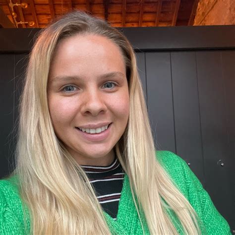 Lizzie | Pet sitter in Stretford | Pawshake.co.uk