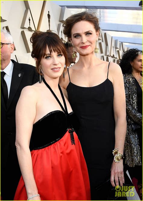 Sisters Zooey And Emily Deschanel Support Dad Caleb At Oscars 2019 Photo