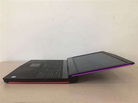 Bán Laptop Gaming Dell Alienware 17 R4 Cũ Core I7