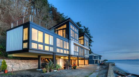 Resilient Waterfront House Stands Up To Mudslides Builder Magazine