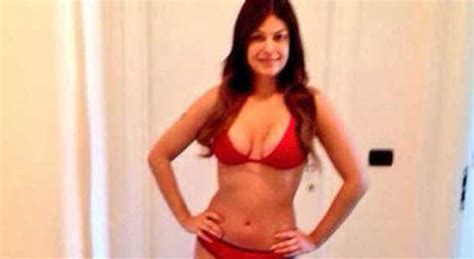 Sara Tommasi Torna In Sexy Bikini Su Facebook