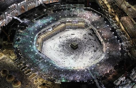 Saudi Arabia Calls Up Private Planes To Fly Qatari Pilgrims To Mecca Wsj