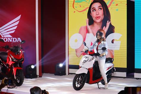 Honda Launches Chic Scooter Adventure Bike With Yassi Pressman Abs Cbn News