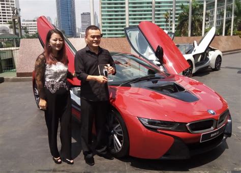 Ini Dia Pemilik Pertama Sports Car Hybrid Bmw I8 Di Indonesia Okezone
