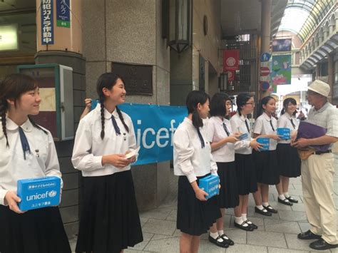 鹿児島純心女子中学・高校ボランティア部の皆様と募金活動をおこないました 鹿児島県ユニセフ協会