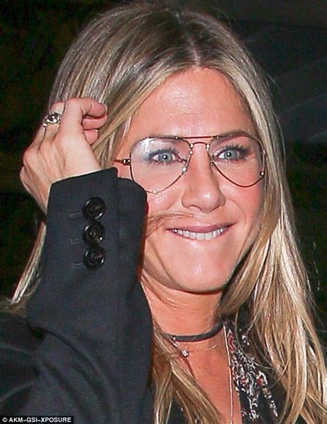 Jennifer Aniston Has Specs Appeal On Date Night With Justin Theroux