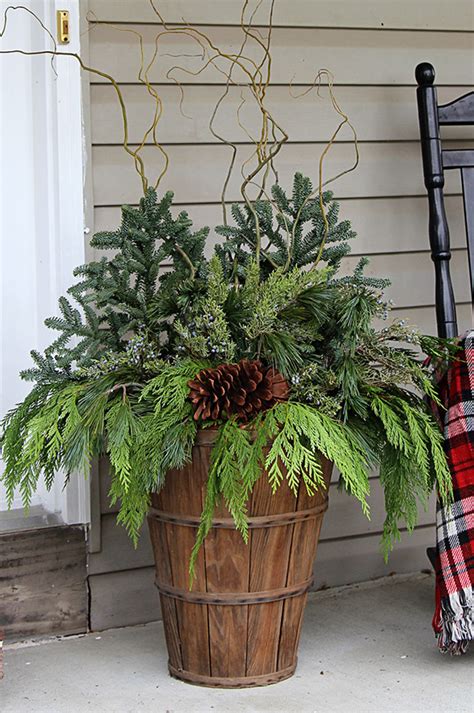 20 Most Amazing Outdoor Winter Planters For Christmas Season Home