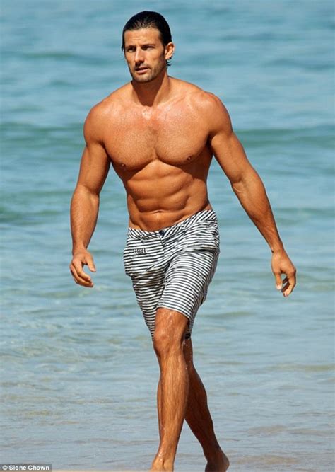 Tim Robards Takes A Dip At Bondi Beach After Relaxing Trip To Bali With
