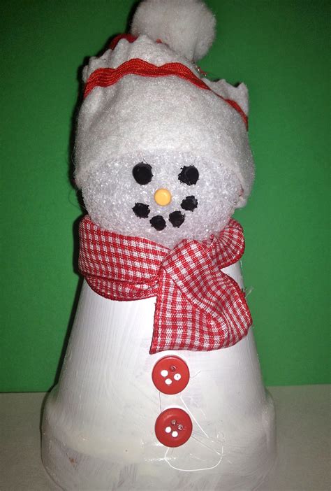 These simple arts and craft ideas are sure to provide hours of entertainment. My First Grade Backpack: Snowman Crafts