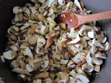 Cara memasak tongseng ayam tanpa santan: Resep Nasi Jamur Lezat buat Kamu yang Bosan Makan Ayam dan Daging