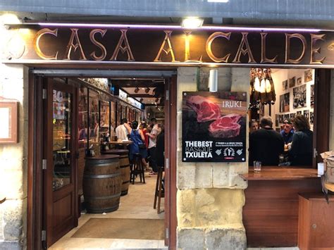 Venta de piso muy comodo, quinta planta, situado en san sebastián dono, en centro en buen estado, carpintería exterior en pvc, 1 habitación, 1 baño, dispone de 1 armario empotrado, tiene ascensor, orientado hacia el oeste. Casa Alcade - Donostia-San Sebastián - Spanien | Unterwegs mit Christian Fenske