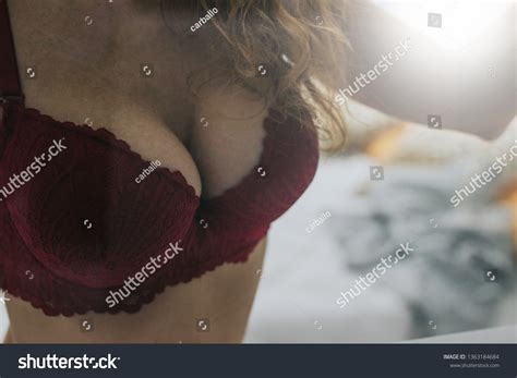 Naked Women S Breasts Bilder Stockfotos Und Vektorgrafiken Shutterstock