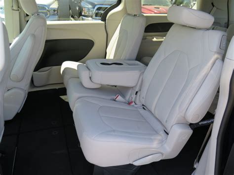 Chrysler Pacifica Seating Cars