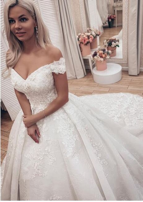 Das schönste brautkleid & den perfekten hochzeitsanzug finden sie bei steinecker in wien, graz (steiermark), salzburg, randegg. Designer Brautkleider Prinzessin | Hochzeitskleider mit ...