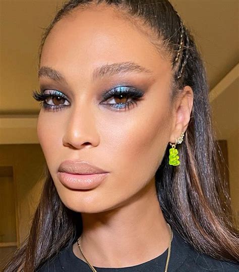 21 Pretty Blue Eye Shadow Looks That Are So Chic Who What Wear