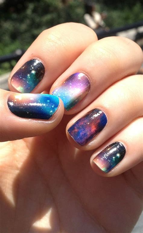 You can do it easily by using small pieces of tape or for that matter a pointy paintbrush. DIY Retro Nail Design Do It Yourself Fashion Tips / DIY Fashion Projects on imgfave | Ombre nail ...