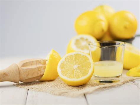 Aduk hingga merata lalu simpan di lemari pendingin atau kulkas,, sebelumnya tutup yang rapat. Jenis Obat Herbal Radang Tenggorokan, Berkhasiat dan ...