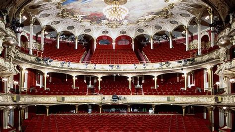 Schauspielhaus hamburg ретвитнул(а) harbour front. Das Deutsche Schauspielhaus in Hamburg | NDR.de ...