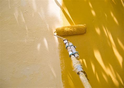 Il est tout à fait possible de peindre un mur déjà peint , à condition que la peinture soit en bon état. Peindre un mur extérieur : procédé, prix et conseils de ...