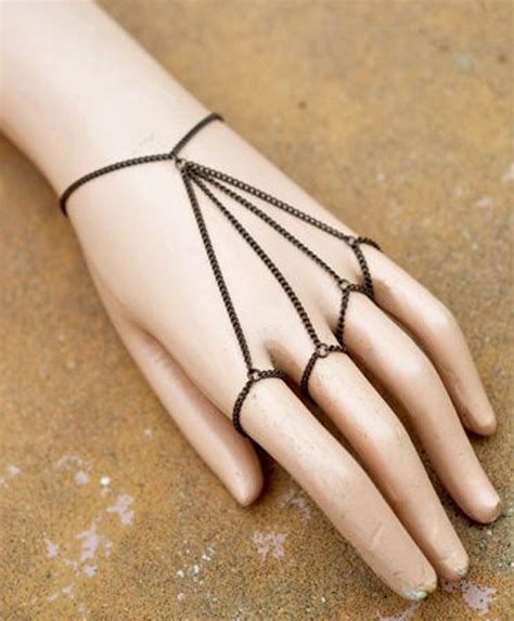 multi fingered slave chain bracelet craft minute