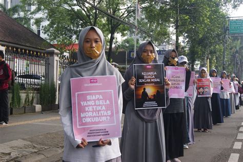 Gerakan Peduli Perempuan Menggelar Aksi Penolakan Ruu P Ks