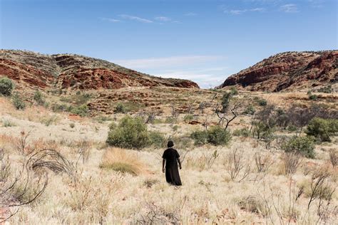 A Photographic Odyssey In The Australian Outback The New York Times