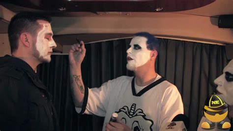Twiztid How To Properly Apply Juggalo Face Paint Youtube
