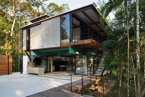 Rumah tropis modern dengan sentuhan industrial | elora house. Modern Summer House in Iporanga, Brazil