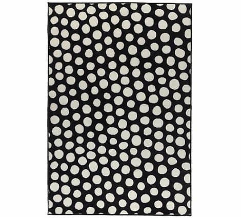 Encontramos un modelo claramente estético que encaja perfectamente en nuestra cocina, pero que también es muy fácil de limpiar. Las alfombras más baratas de Ikea