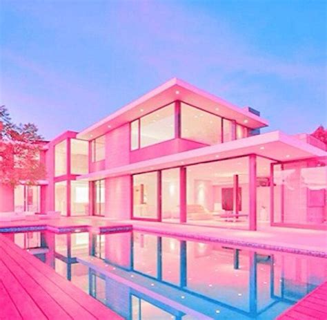 This House Is Such A Big Pink House Beach House Design Modern