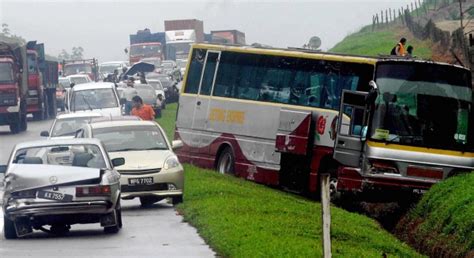 Numbers of traffic incidents and traffic jams in urban and highway scenario. 7 Jenis "Traffic Jam" Di Malaysia. #6 Paling Ramai Orang Suka