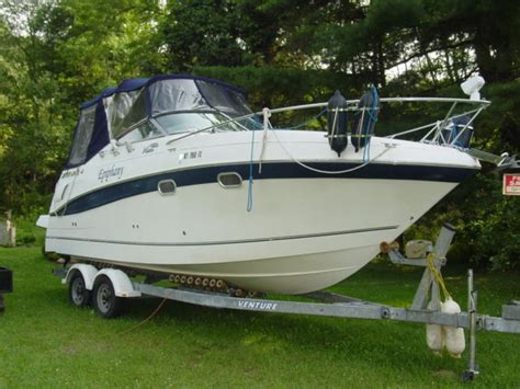 All cruisers have shade, a head and are manned by both a captain and deckhand. 2003 Four Winns 268 Vista - 28 foot Cabin Cruiser with ...