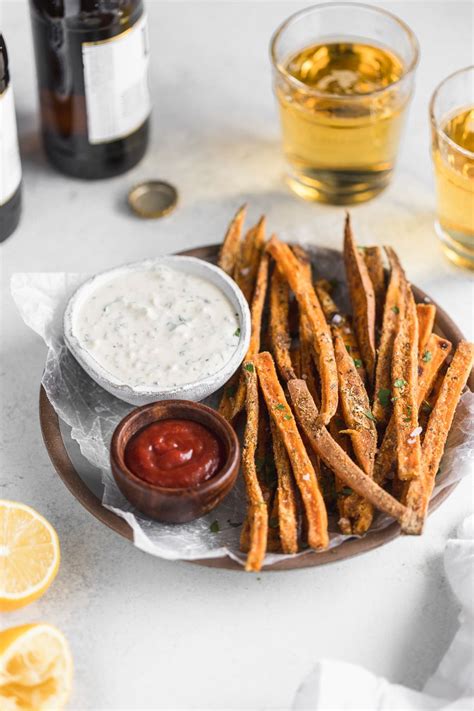 Meanwhile, for sauce, in a small bowl combine sour cream, yogurt, maple syrup and cinnamon. Baked Sweet Potato Fries with Greek yogurt Ranch - Danilicious | Recipe in 2020 | Sweet potato ...
