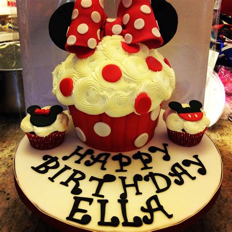 Ellas Mini Mouse Birthday Cake And Cupcakes Mini Mouse Birthday Party