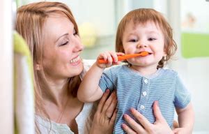 Cara penjagaan gigi bayi yang betul. Cara Betul Pilih Ubat Gigi Yang Sesuai Untuk Kanak-Kanak