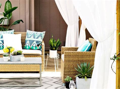 3 Styling Ideas For Your Outdoor Living Room Mydomaine