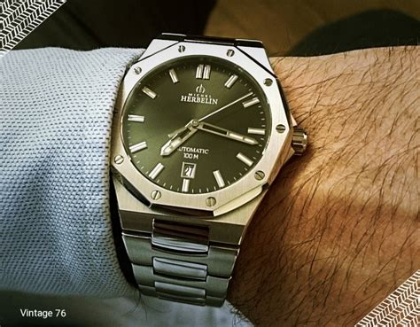 100 metres water resistancy will protect the watch and allows it to get submerged in the water for everyday usage including swimming, but not high impact. Revue Michel Herbelin Odyssée