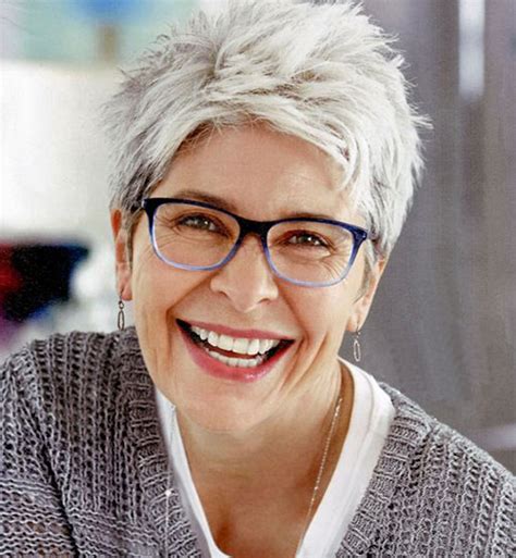 Best Short Haircuts For Women Over 50 With 20 Pics Short