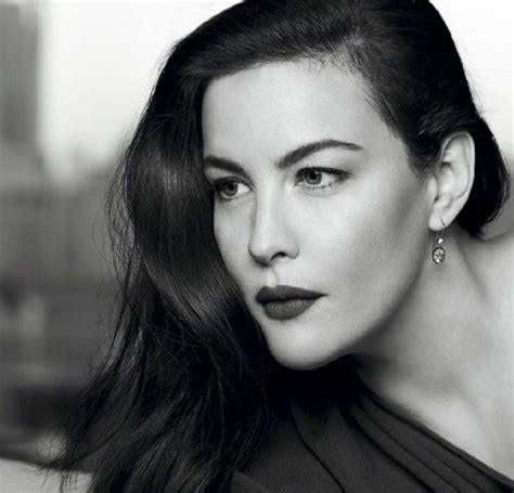 ready for her closeup liv tyler shows off a wavy hairstyle liv tyler style liv tyler liv