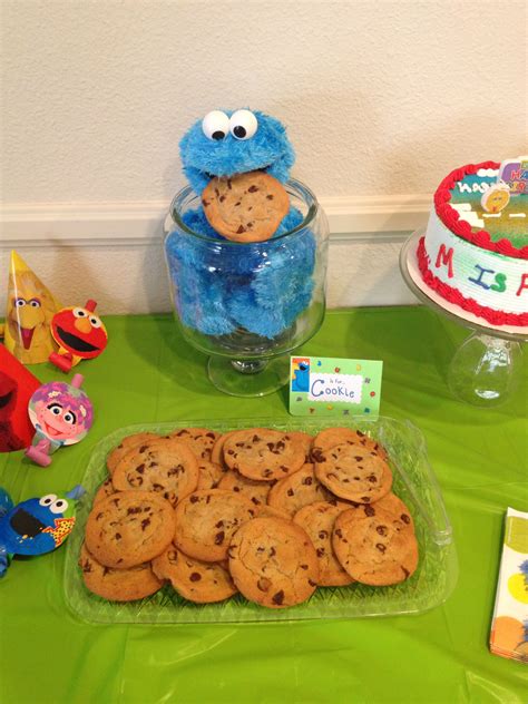 Oh boy, i wish i could still throw my kids a sesame street party. Poor Cookie Monster. Sesame Street. | 1st birthday, Cookies