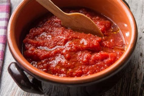 Despite its name, you can't just pour tomato sauce from a can onto some noodles and call it a day. Cajun Tomato Sauce - PepperScale