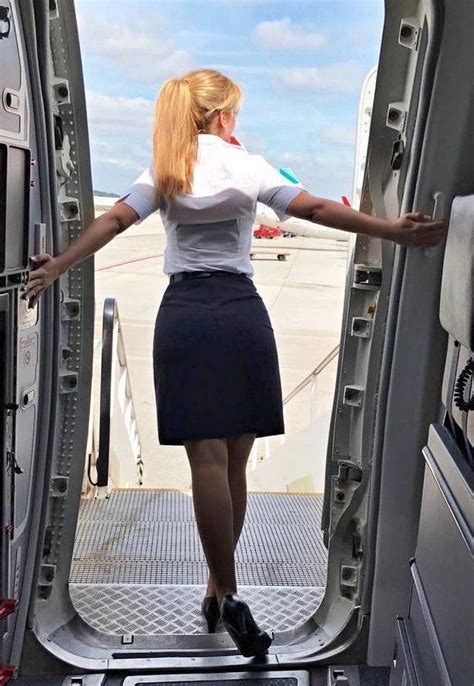 Pin By Fortunatamaria On Flight Attendant Hot Flight Attendant