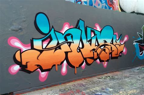 Graffiti Writers Features Bombing Science